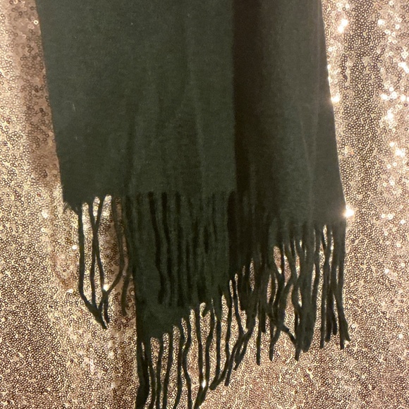 Fox Fur & Wool Shawl - Picture 5 of 6